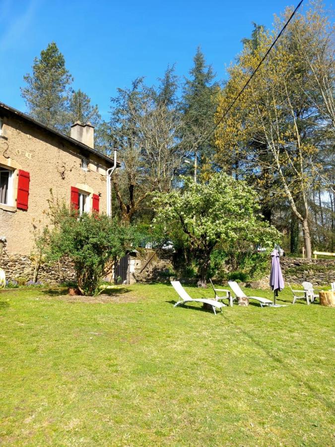 Les Cedres Bleus De Joany Hotel Viviez Exterior photo