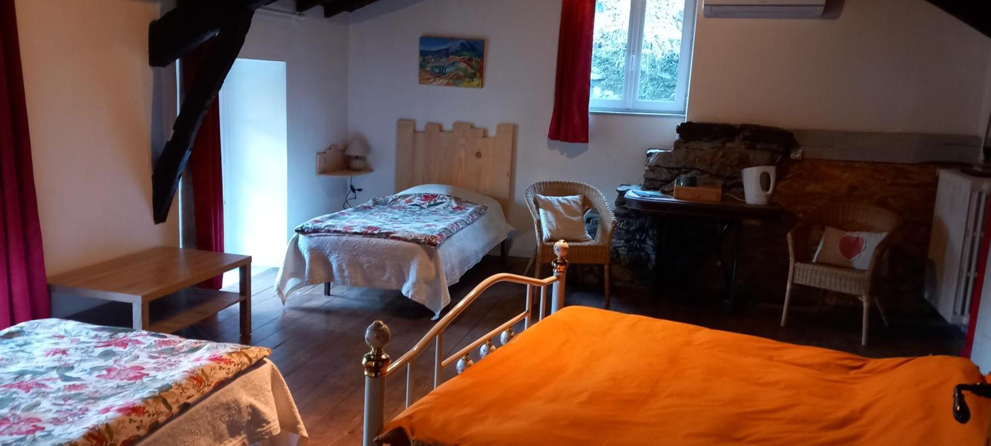 Les Cedres Bleus De Joany Hotel Viviez Exterior photo